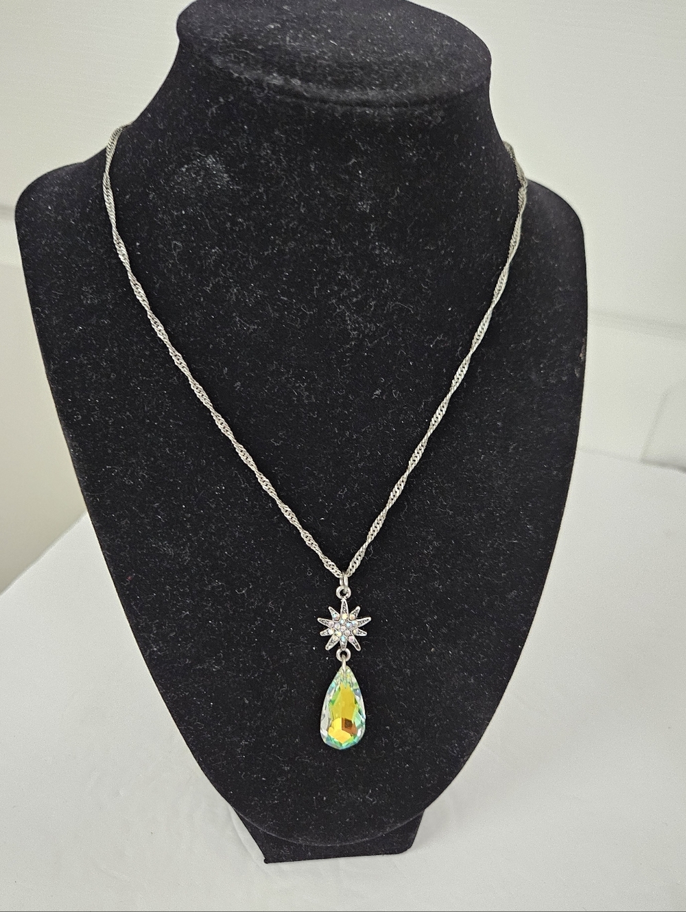 Kirks Folly NWT Pendant Necklace